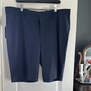 Men's Greg Norman Collection Blue Flat Front Shorts, size 38 NWT